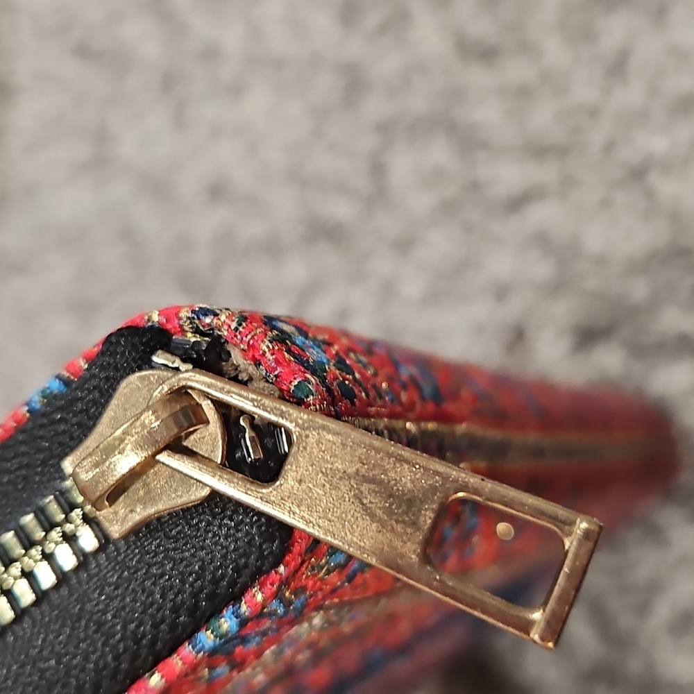 Elegant Red and Blue Tapestry Wallet - Picture 3 of 6